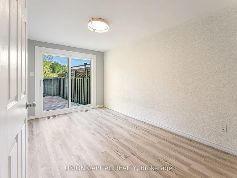443 Brest Ct — Photo 30