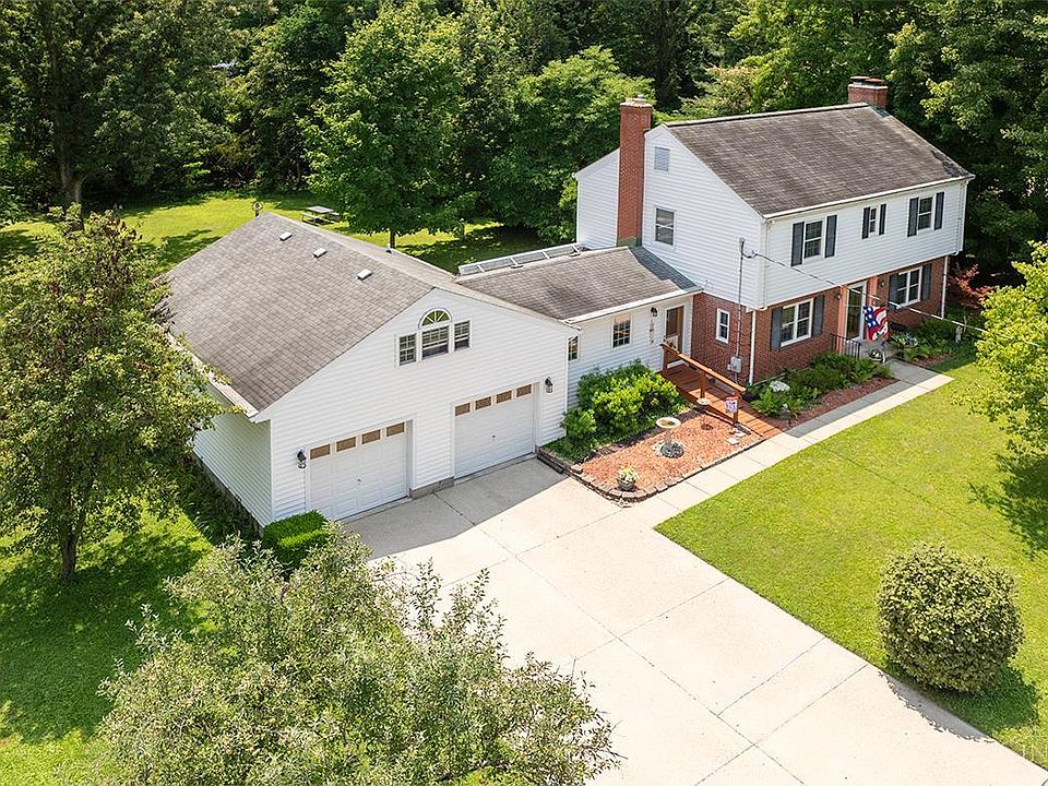 1st image of 1711 Flora Ave
