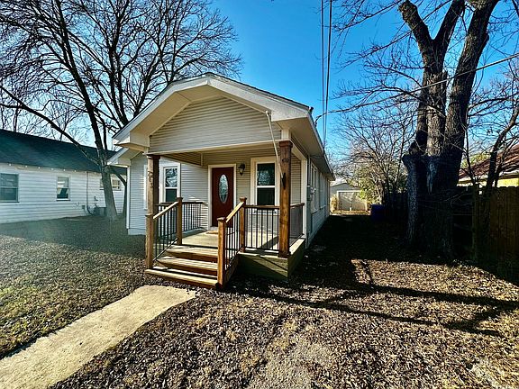 2nd image of 213 Palmer St
