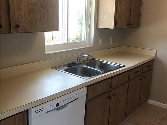 5th image of 1232 SE 8th St APT 6
