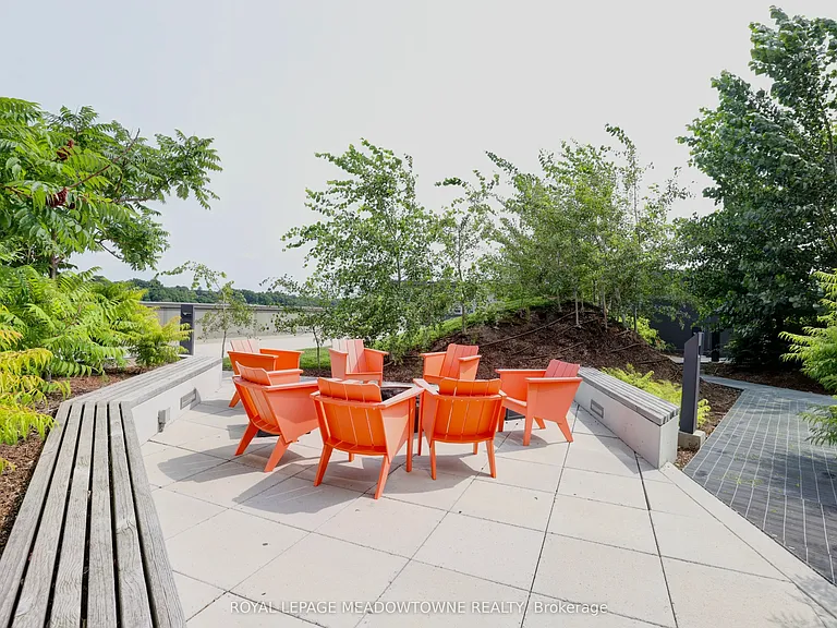 15 Glebe St #1304 — Photo 34