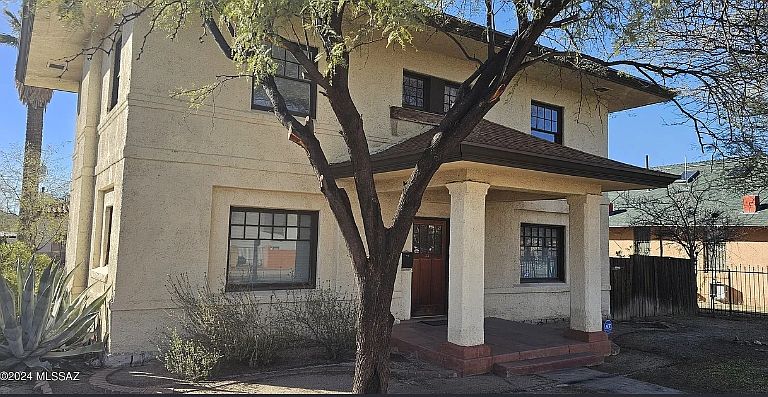 1st image of 833 N 4th Ave