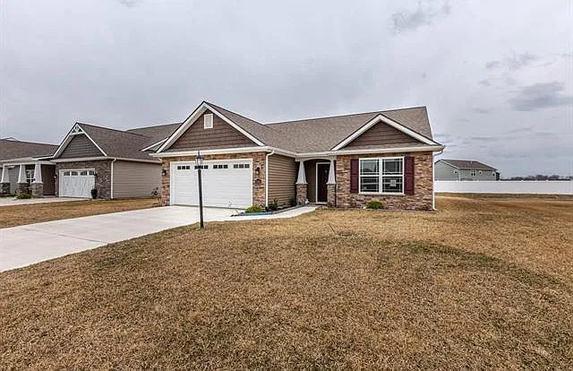 13361 Crescent Ridge Dr — Photo 1