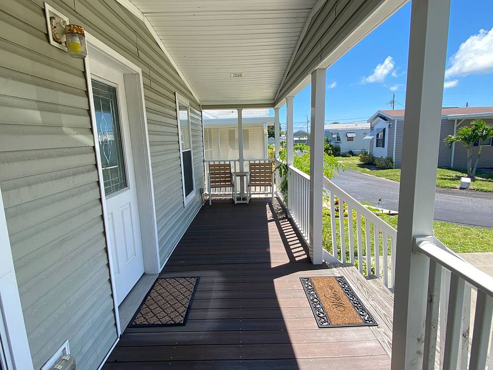 2nd image of 321 Simpson Cir
