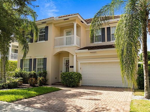 3rd image of 1327 SW 21st Ct