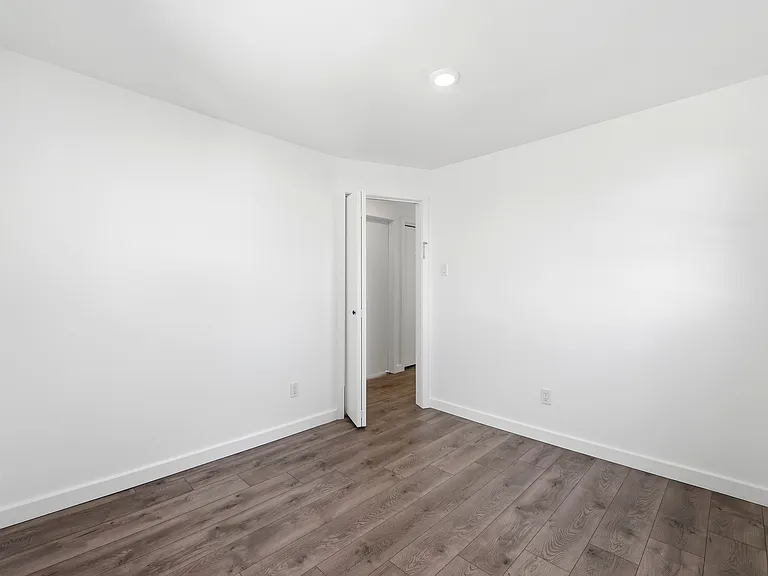 73 Macarthur Ave #2 — Photo 9