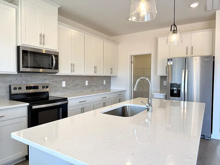 2372 Woodmeadow Dr — Photo 9