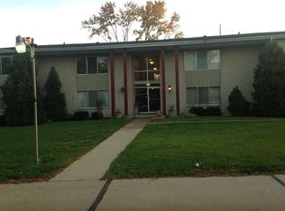 33297 Kingslane Ct APT 2, Farmington, MI 48336