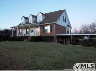 705 Dug Hill Rd, Bon Aqua, TN 37025