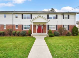 120 Colonial Cir UNIT D, Chicopee, MA 01020