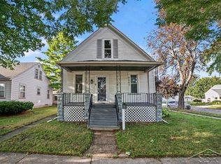 2007 18th St, Bay City, MI 48708