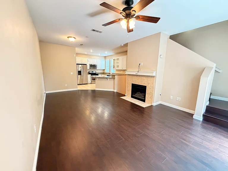 1831 Crimson Ct #8 — Photo 4