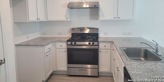 2nd image of 4550 Glades Way