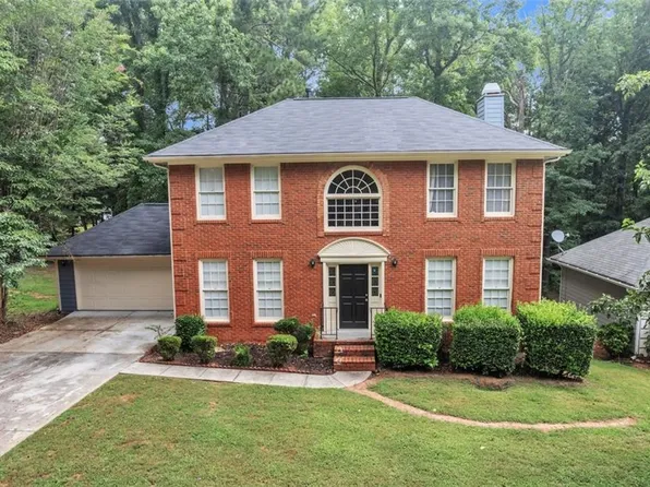 596 Watson Cv, Stone Mountain, GA 30087