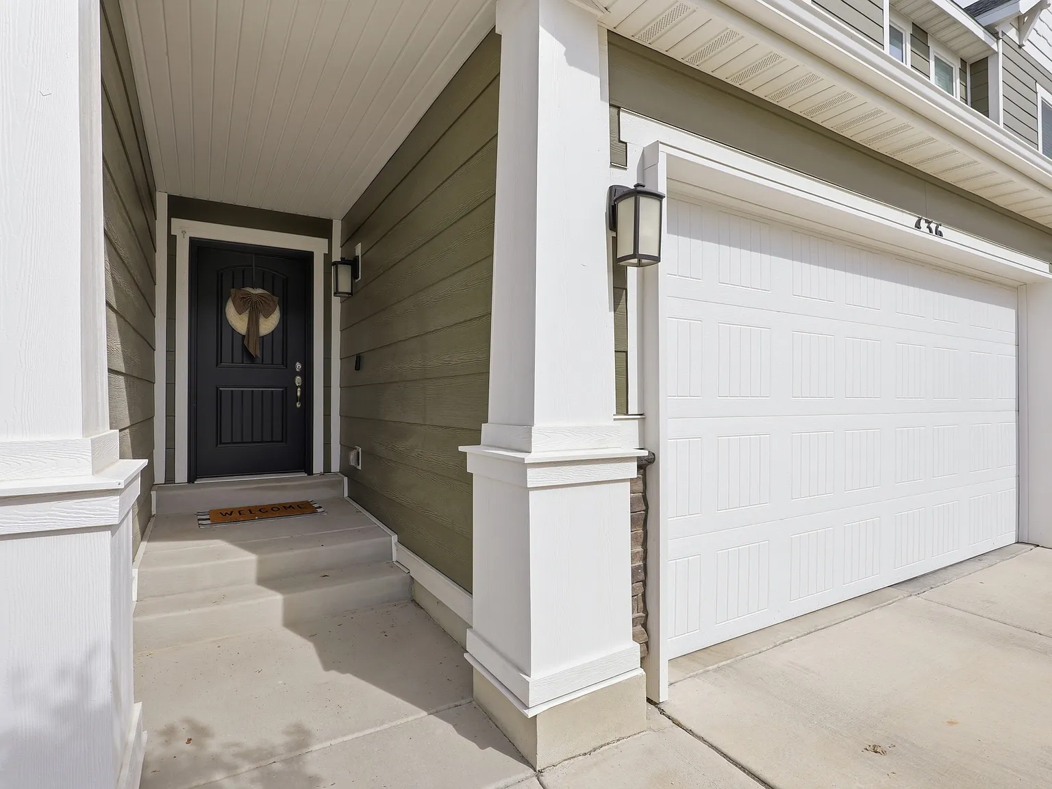4 bed, 2300 sqft, $2,300 — Photo 3