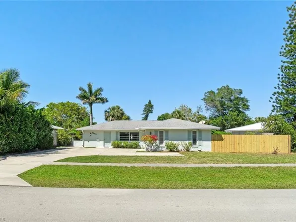 2545 Poinciana DR, NAPLES, FL 34105