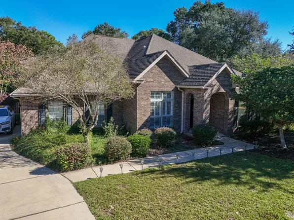 446 Mango Ln, Freeport, FL 32439