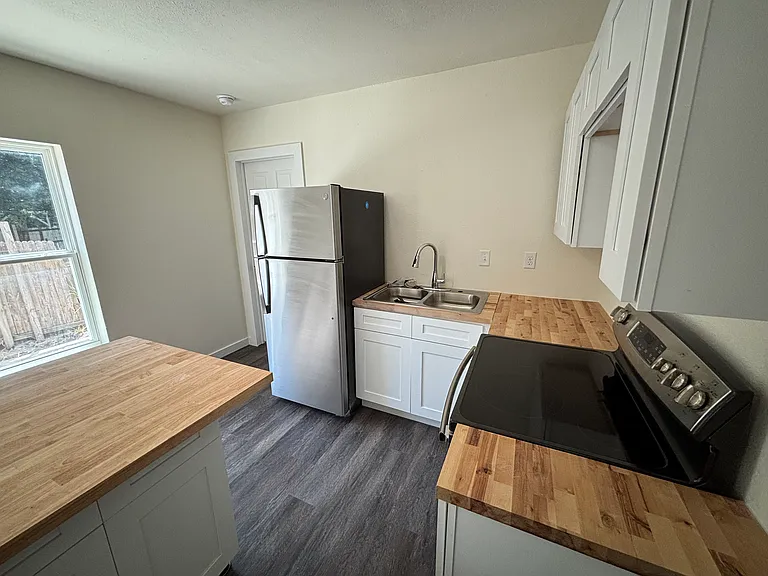 118 Tampa Ave #2 — Photo 2