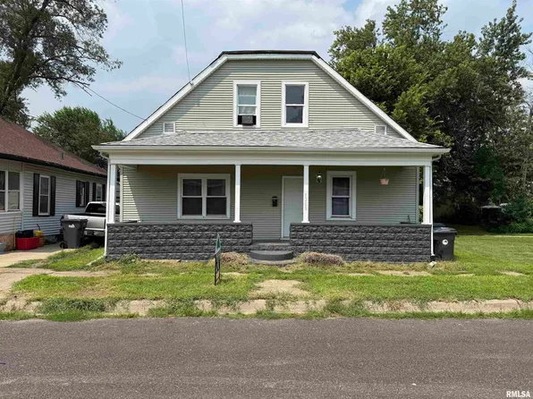 1209 Margaret St, Pekin, IL 61554