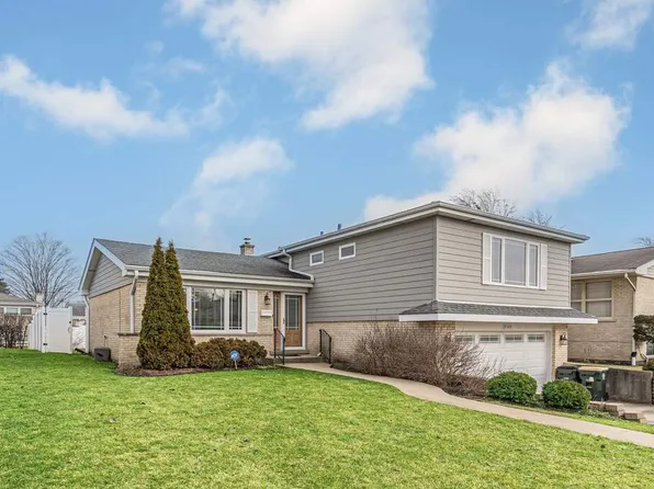 9309 Murray Ct, Morton Grove, IL 60053