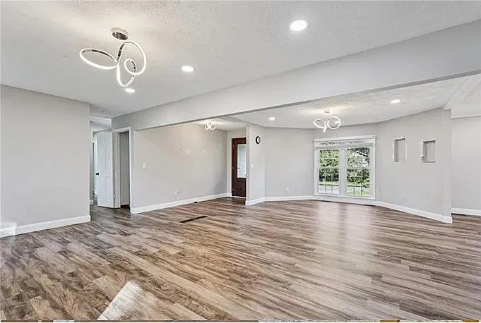 Updated 3BR/2BA in East Cobb, Fenced Yard, Kell High District, $2350/Month — Photo 4