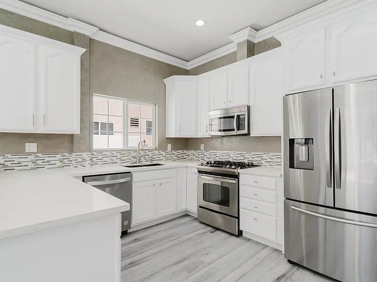 17908 Califa St — Photo 15