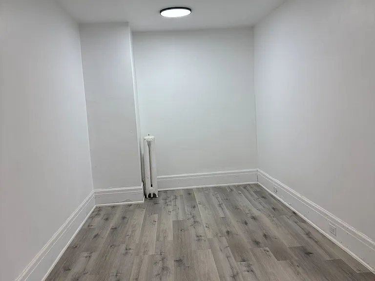 31 King St E #3 — Photo 10
