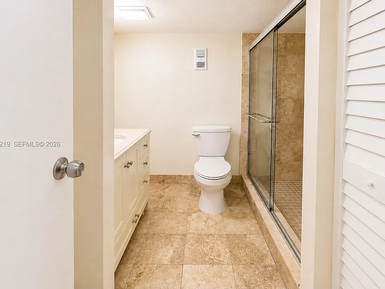 250 Jacaranda Dr #805 — Photo 12