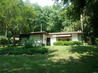 637 S Pascack Rd, Spring Valley, NY 10977