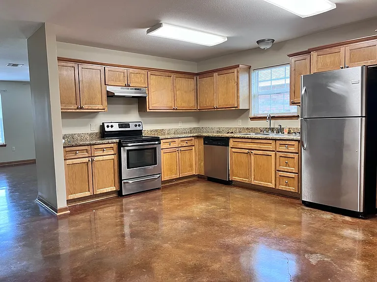 4440 Brown St — Photo 3