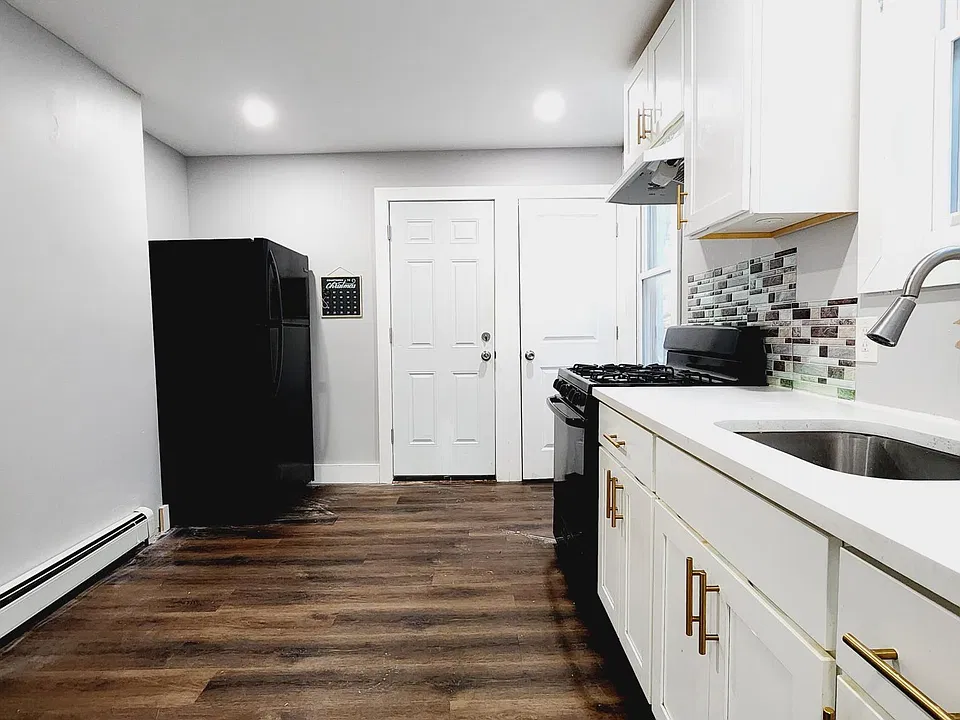 122 Orient Ave #2
