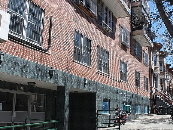 2nd image of 531 52nd St Suite B