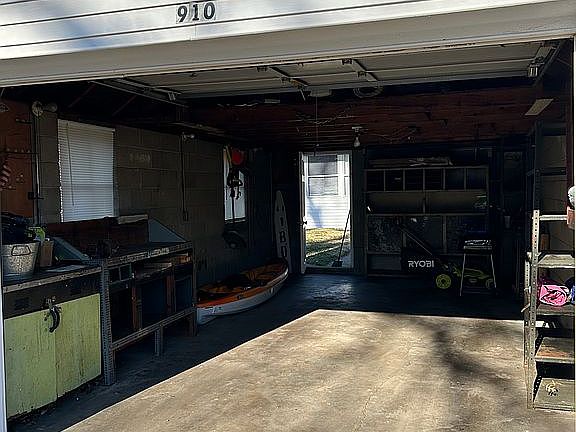 3rd image of 910 33rd St