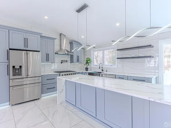 31 Rock Rd W, Green Brook, NJ 08812