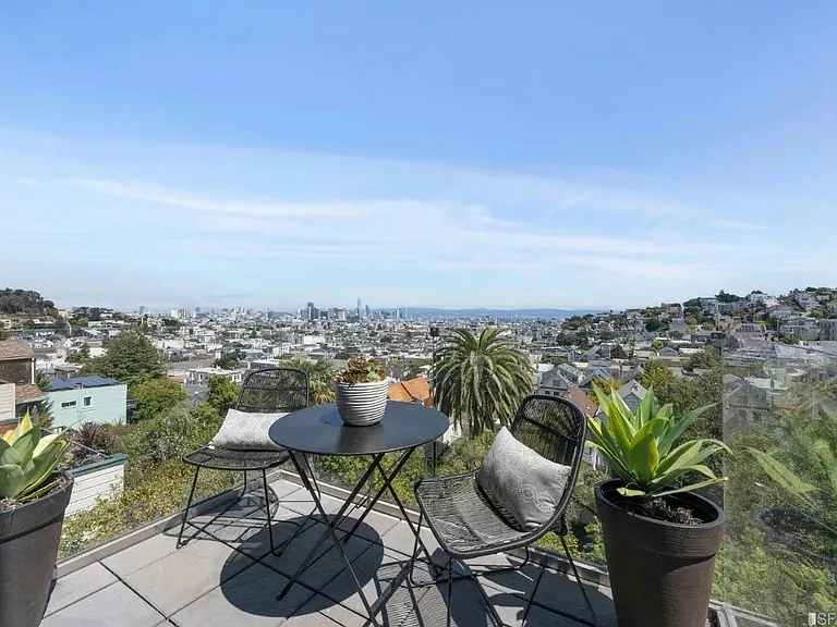 365 Douglass St — Photo 12