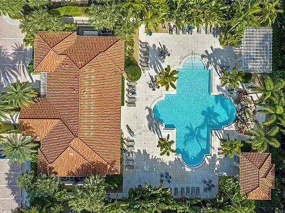 5th image of 23400 Alamanda Dr Unit 203