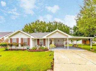 203 Honeysuckle Dr, Schriever, LA 70395