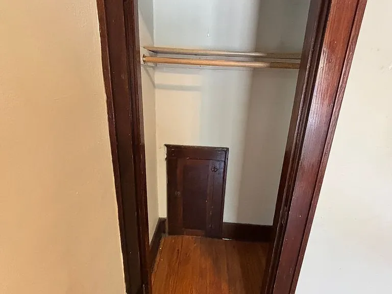 709 E Main St — Photo 8
