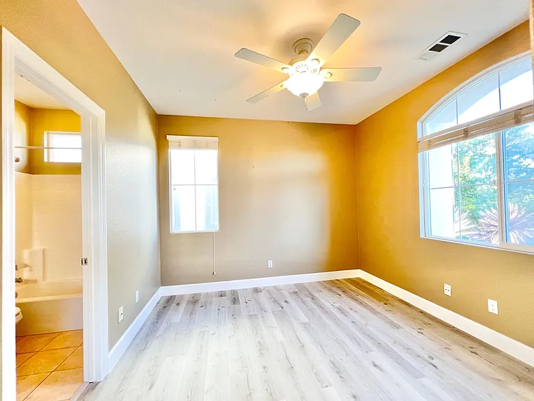 1578 Glencrest Dr — Photo 21