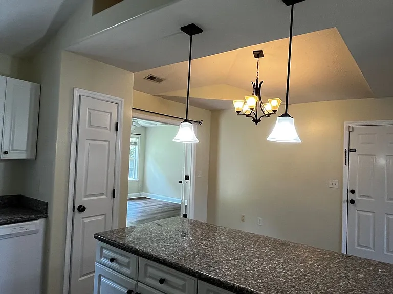 129 Pella Ln — Photo 21