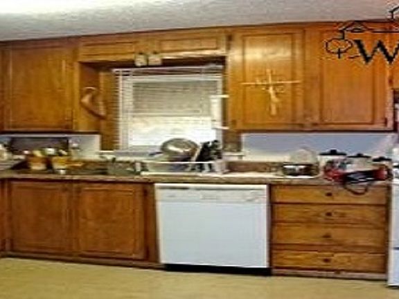 3rd image of 406 E Washington Ave