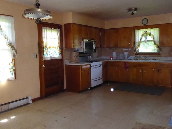 Extra Large Kitchen and eat in area.