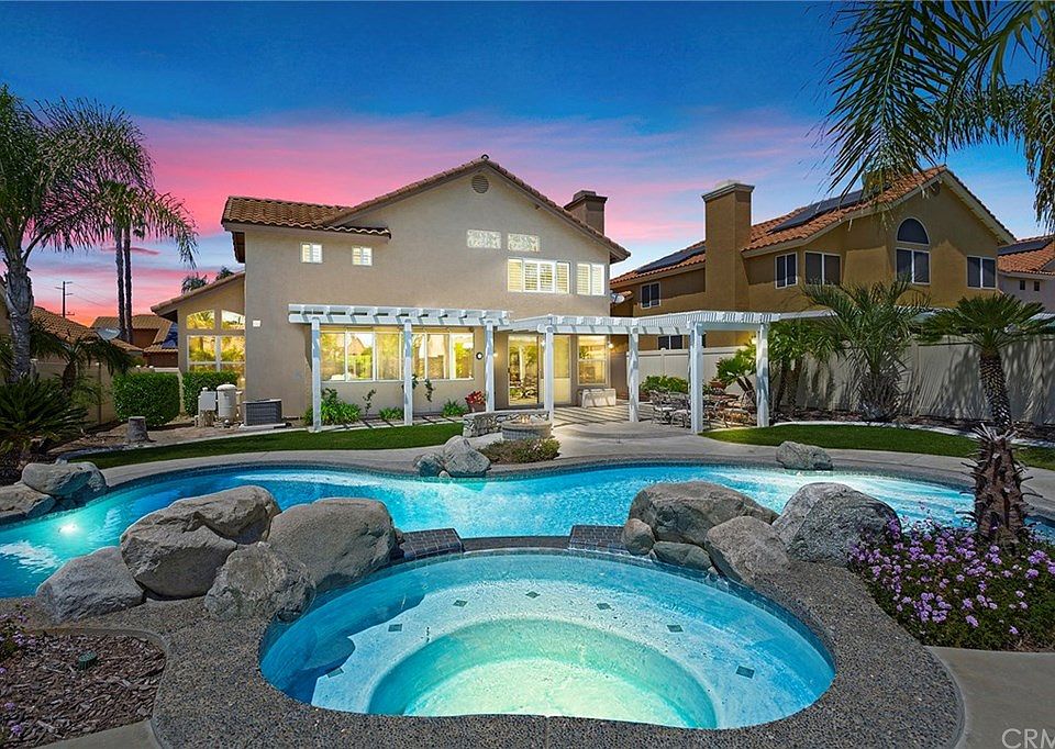 1st image of 41728 Valor Dr