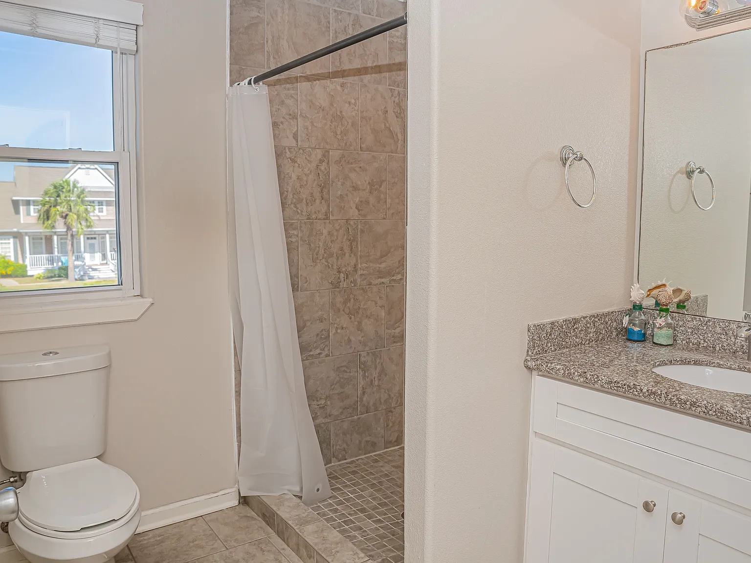 1002 11th Street Apartments - 3 — Photo 3