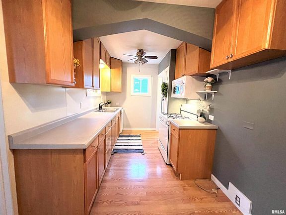 5th image of 227 W 30th St