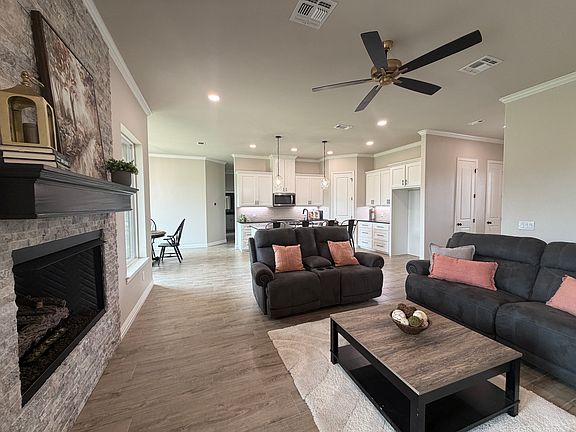 Living room to Kitchen