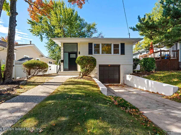 18 Pine Ter, Staten Island, NY 10312