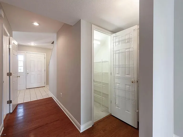 3816 S Claybridge Dr — Photo 7