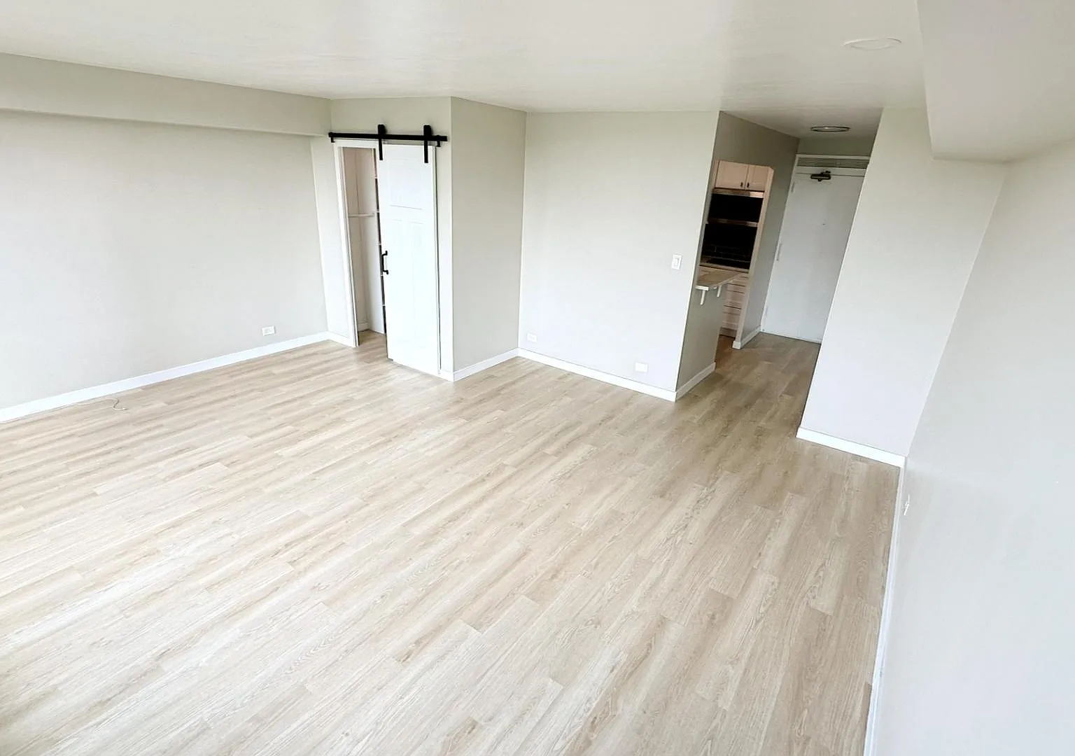 3600 N Lake Shore Dr - 3600 Lake Shore Dr 516 — Photo 2