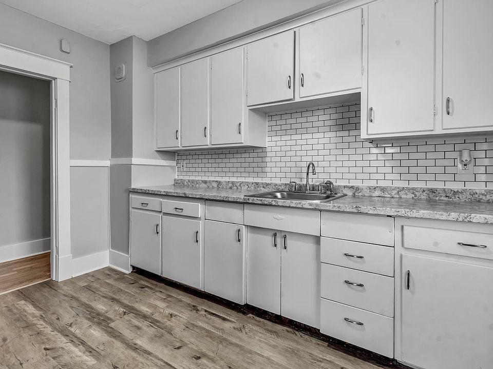 1st image of 1697 Seneca St #2